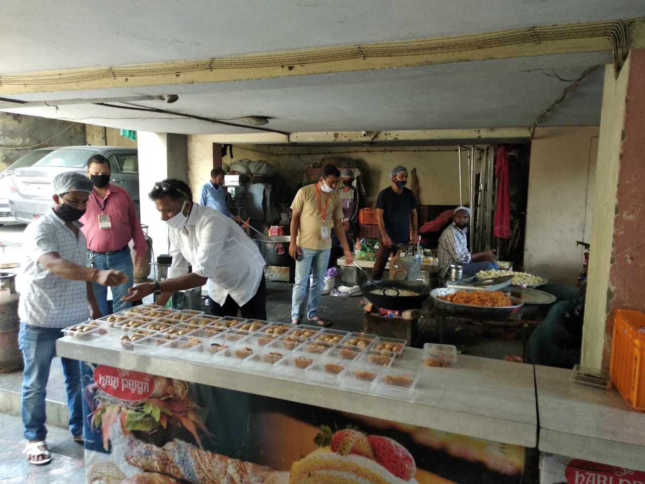 Corona warriors doing hard work CM Yogi Adityanath college  during lockdown in gorakhpur