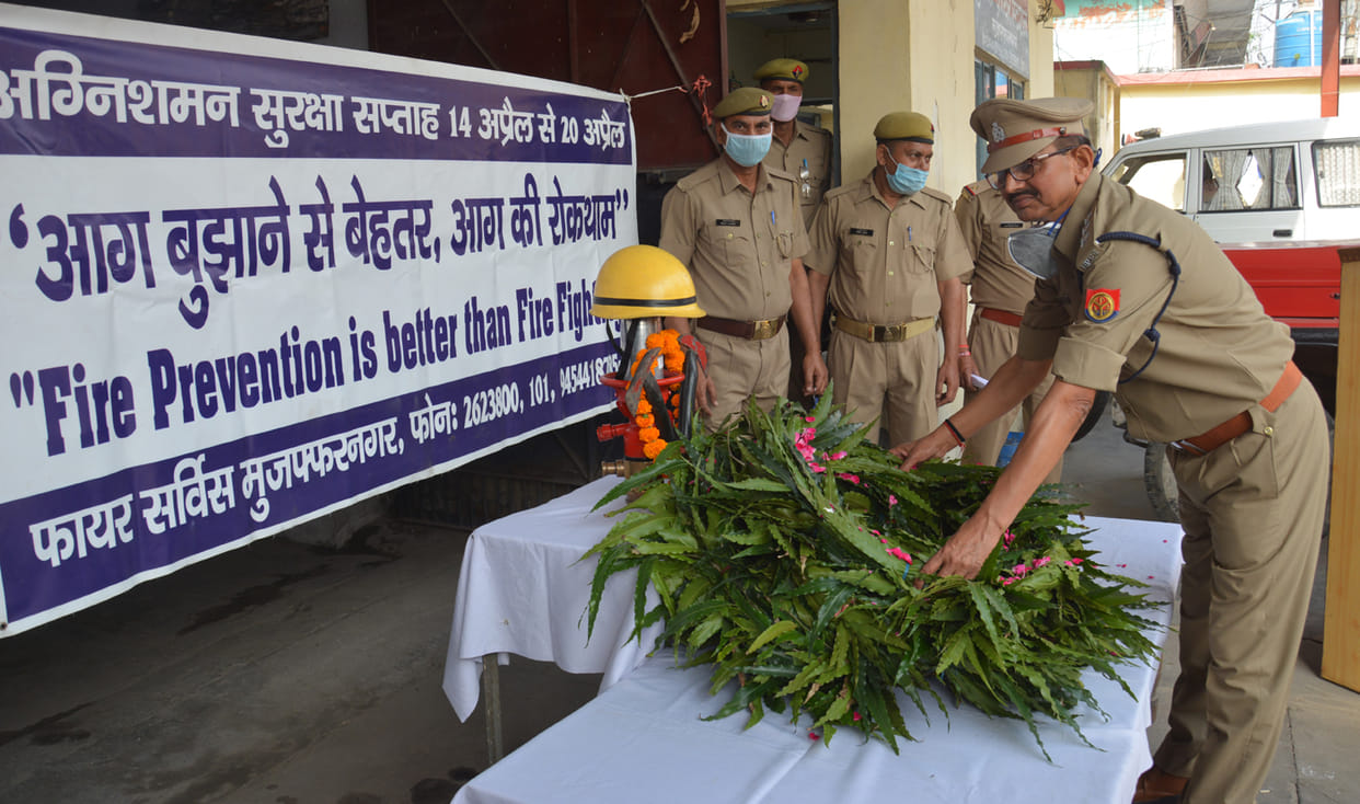 Emotional tribute to martyred fire personnel