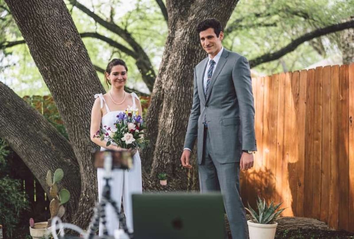 Marriage in Lockdown 200 guests showed up to this couple Zoom wedding in Texas
