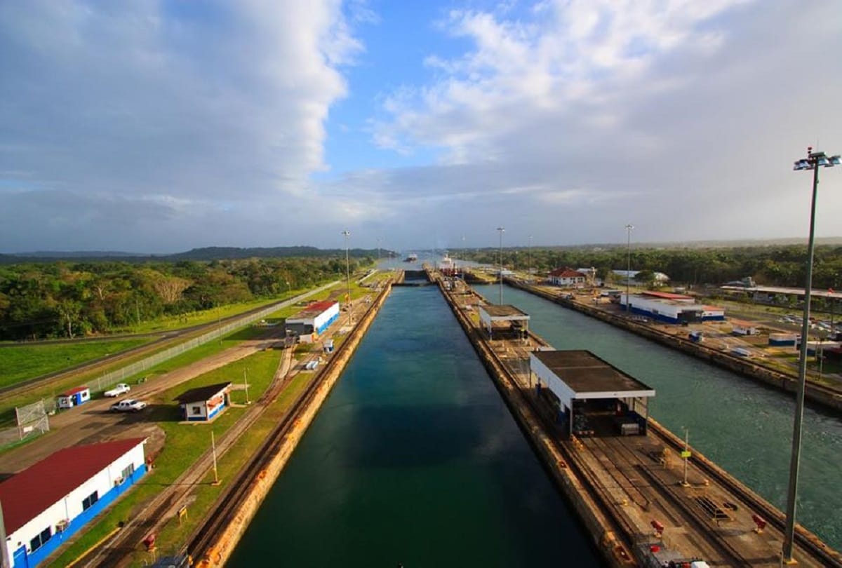 history and facts about panama canal