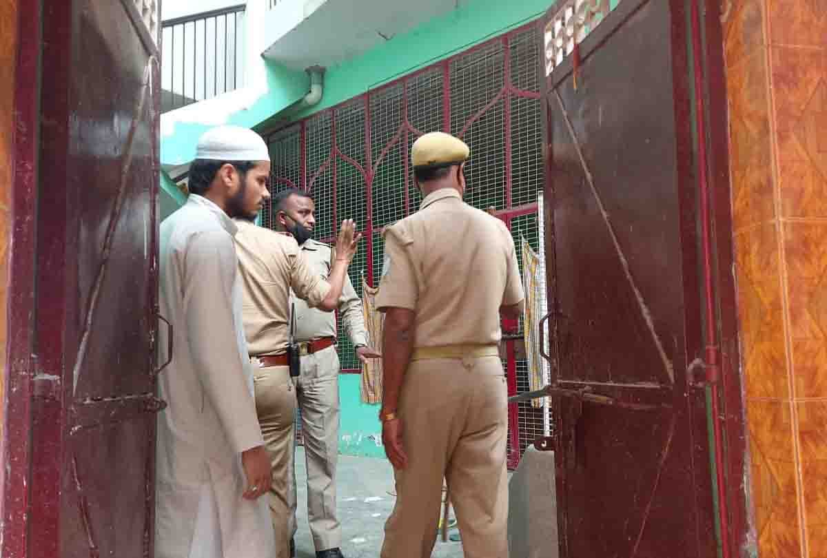 Police raided mosques on information of jamati's