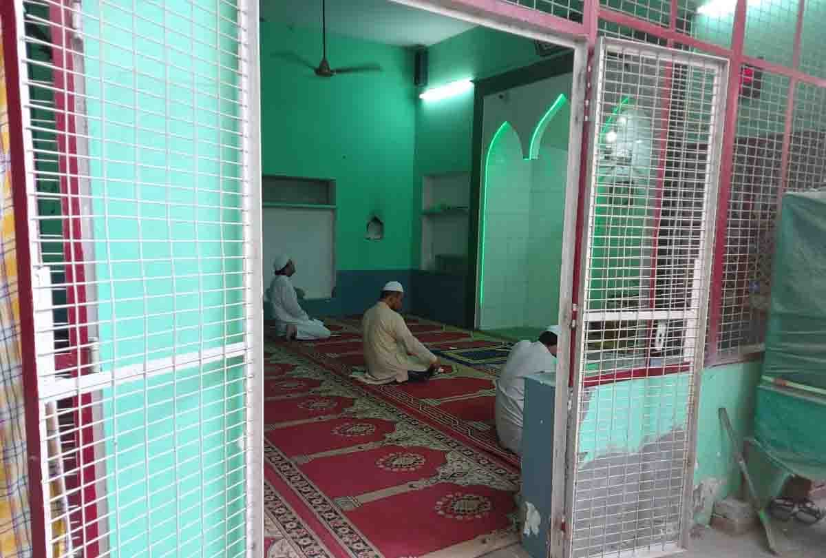 Police raided mosques on information of jamati's