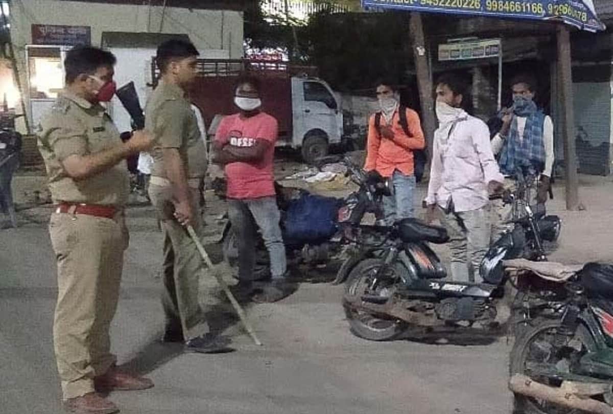 Eight people came to Pratapgarh from Moped from Hyderabad when landlord removed