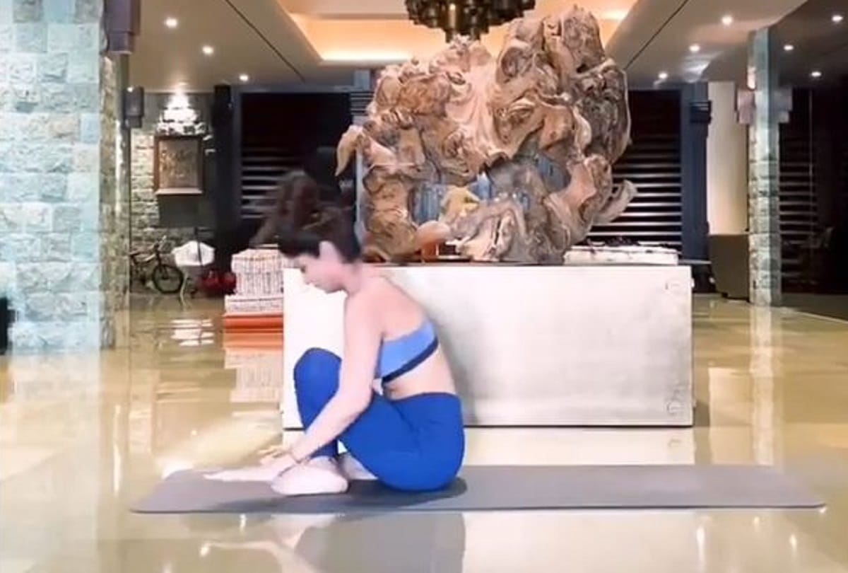 Shilpa Shetty Fitness tips Surya namaskar at home during lockdown