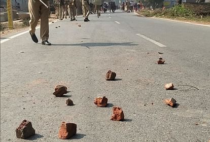 Police personnel in poonch attacked by locals when stopped from violating lockdown