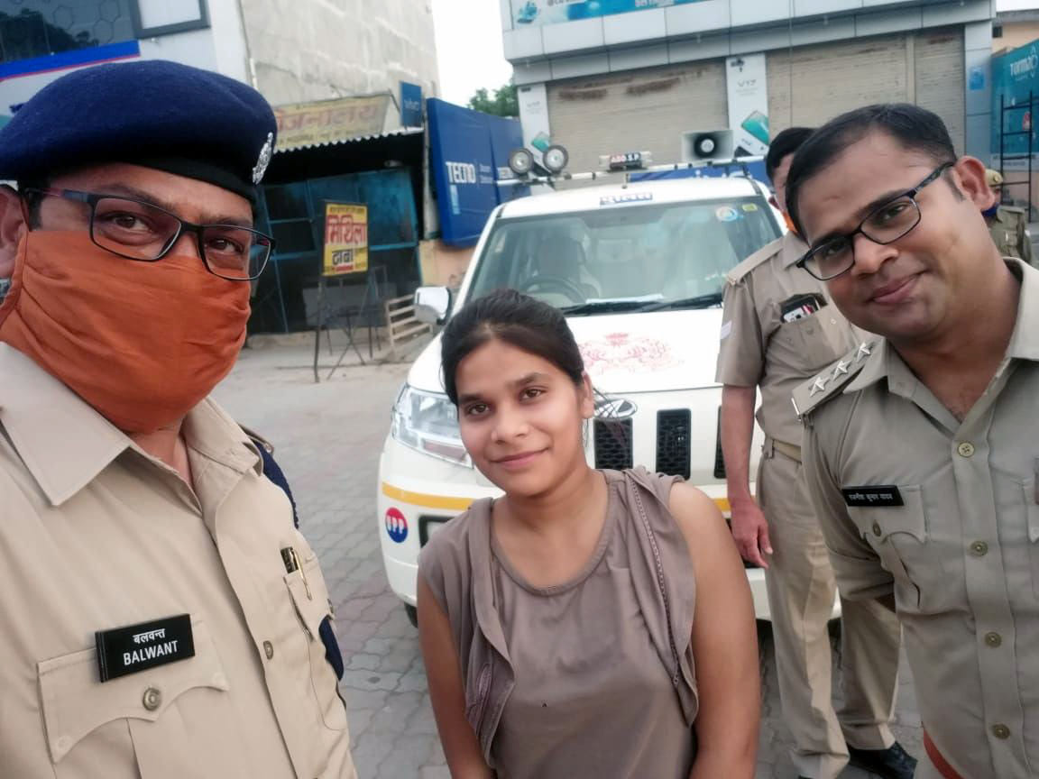 Encouragement of police officers in Chitrakoot