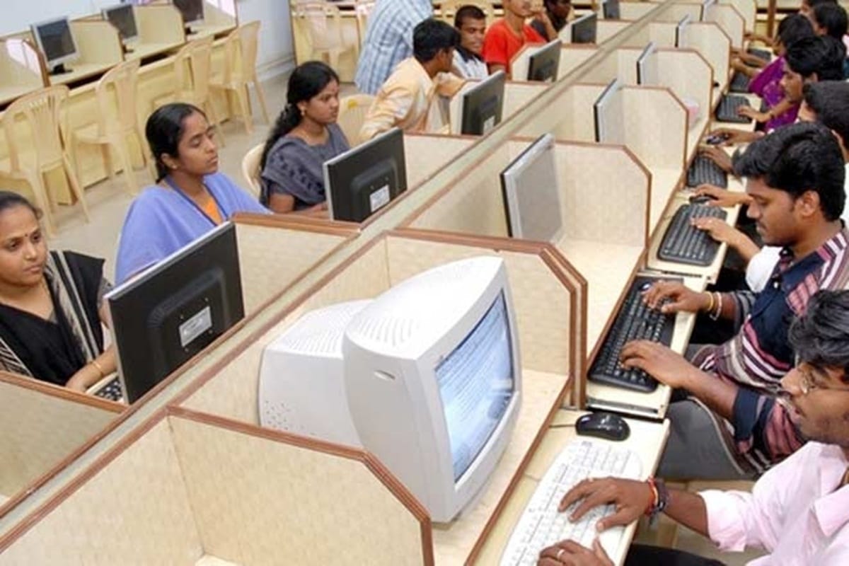 central government warns that any company cannot change a permanent employee on a contract