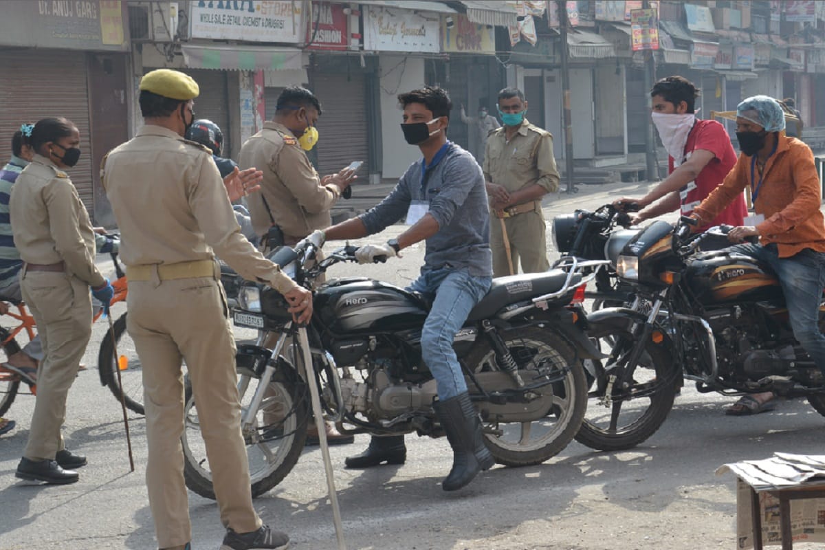 Lockdown 2 in Uttar Pradesh, Muzaffarnagar police has challan and seized of many vehicles