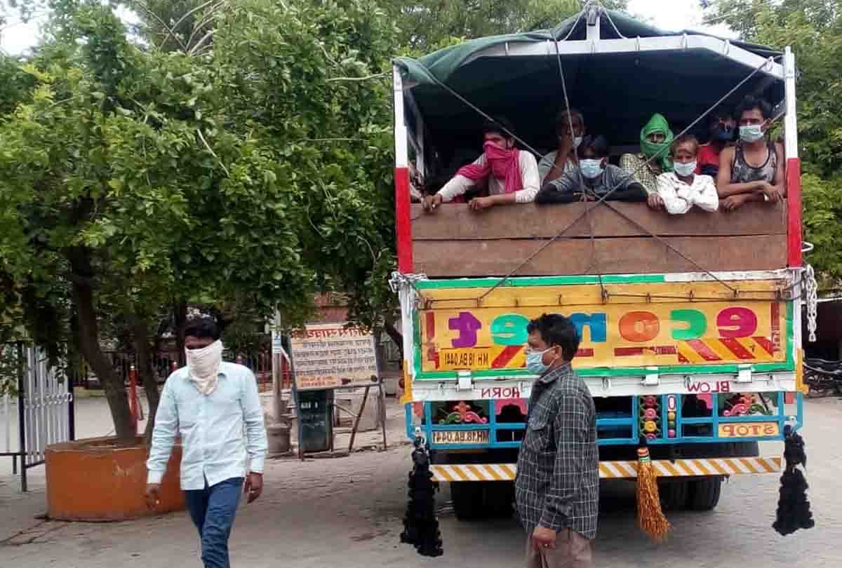 Police quarantined 10 people who came from Telangana in truck