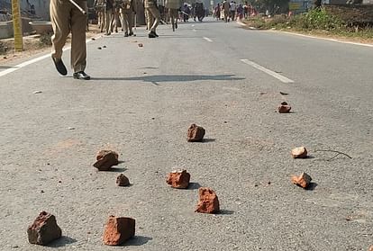 Stone pelting on police which came to arrest a man who violated lockdown norms in Indore