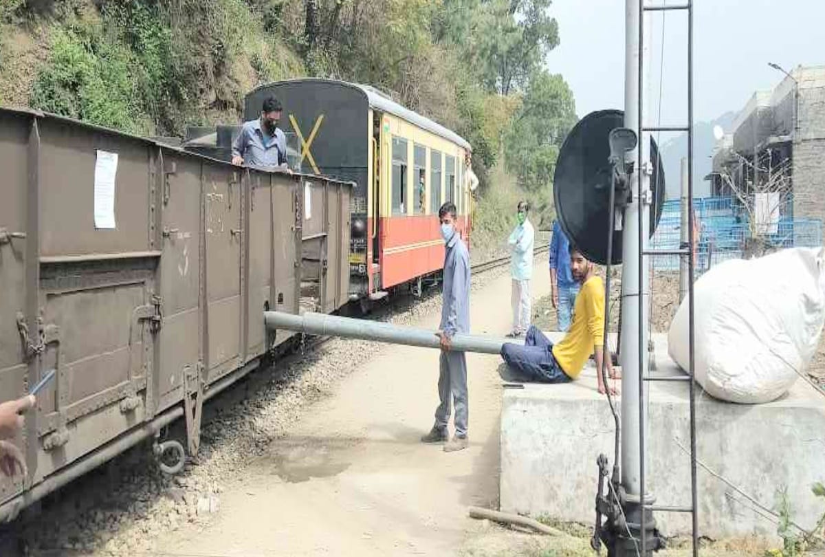 Special train running between curfew on World Heritage Kalka-Shimla track for water supply