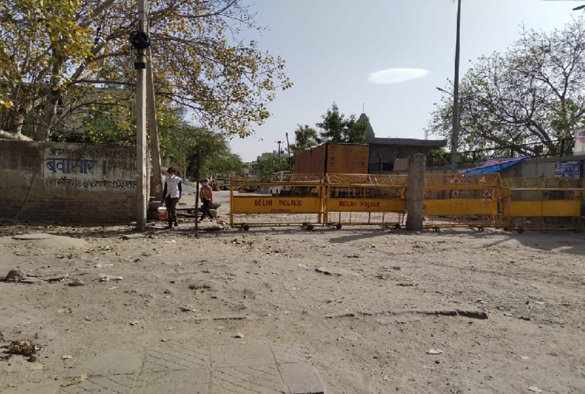 Streets of colonies also sealed during lockdown in delhi