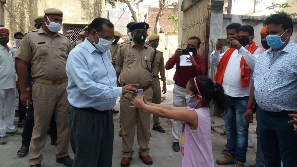 Aradhya came forward to help the poor
