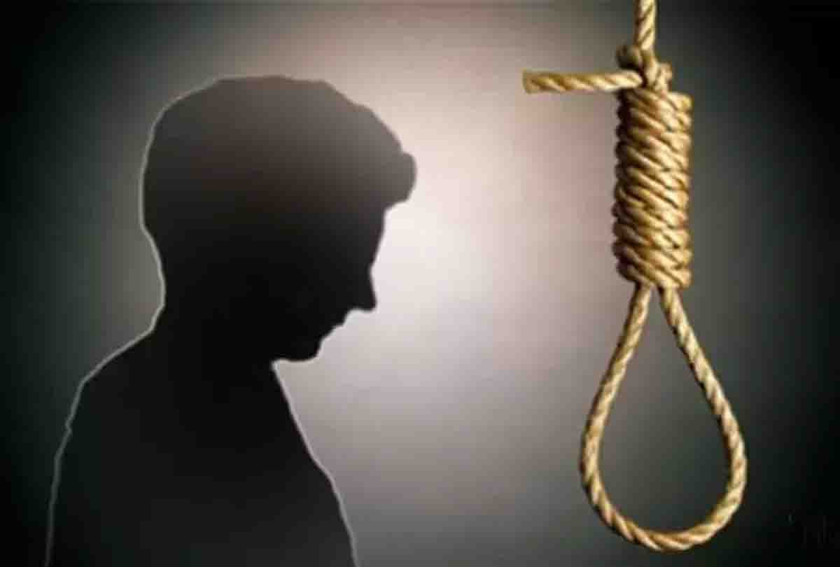 Father hangs his son to death after hanging himself in kanpur