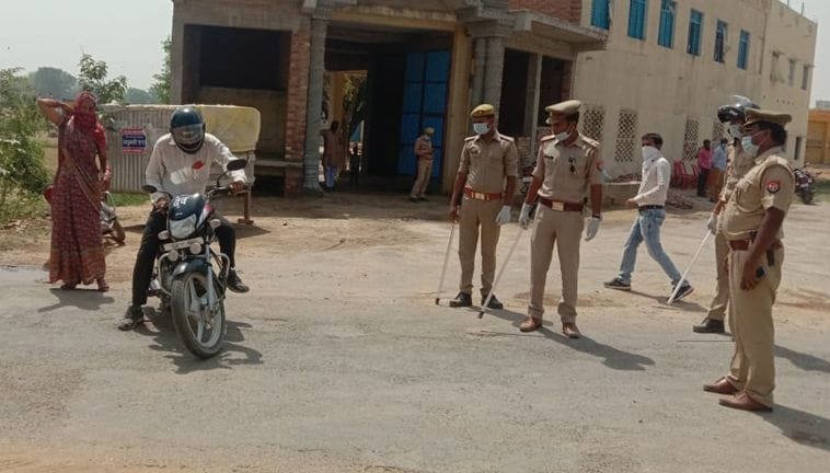 34 gaanvon ke logon ke ghar se nikalane par paabandee