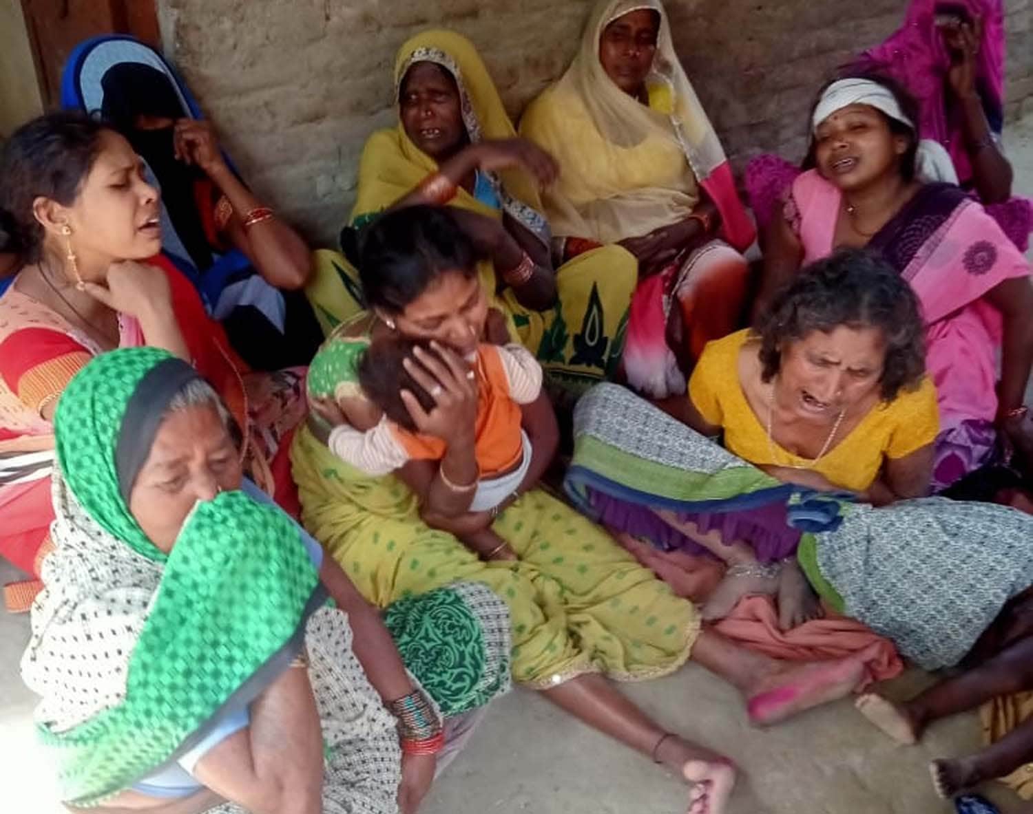 Pratapgarh: Youth dies due to illegal runaway in a fence in the field