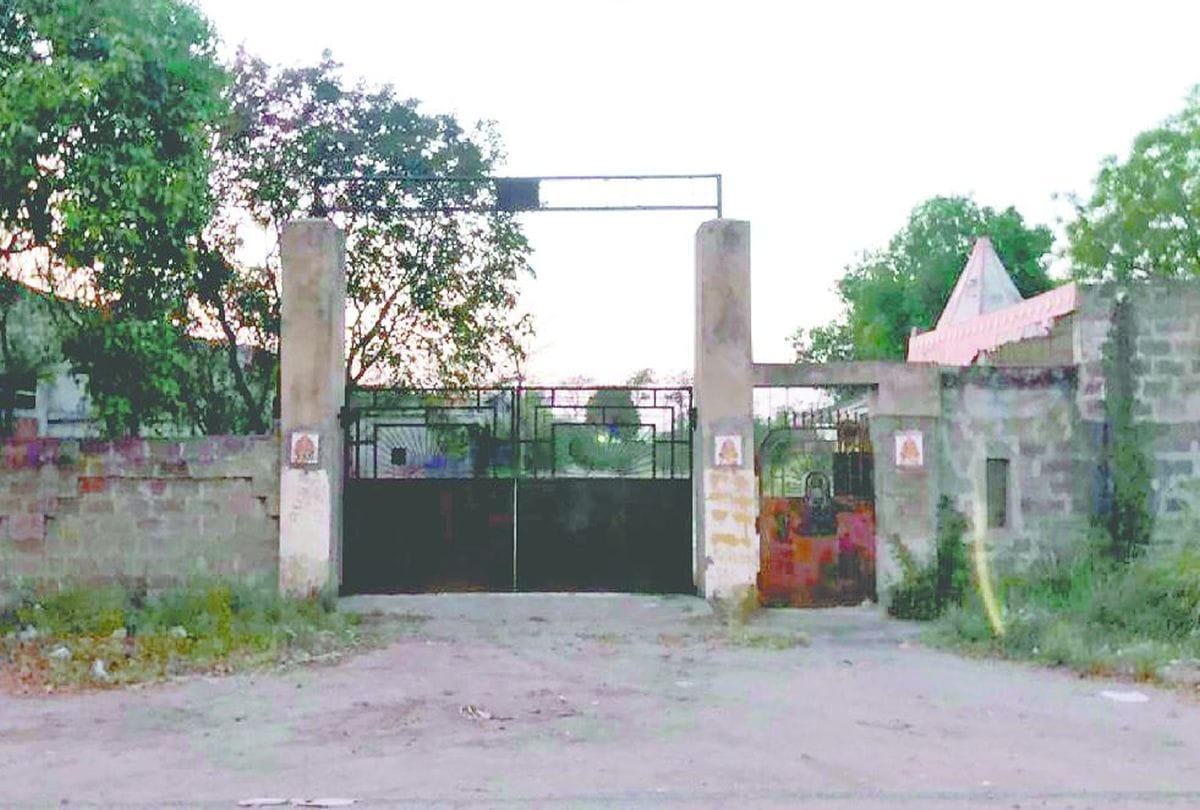 four policemen suspend for sold out Illegal liquor in lockdown in mathura