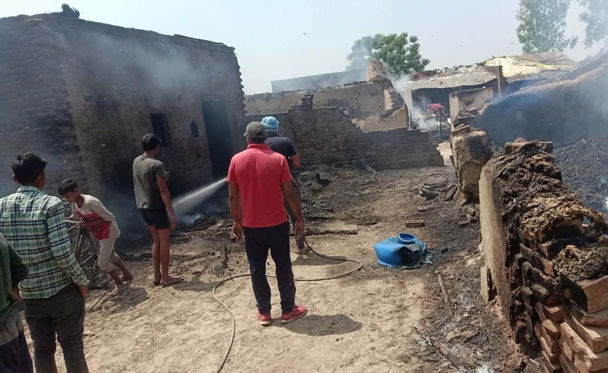 Fire while cooking, seven houses burnt