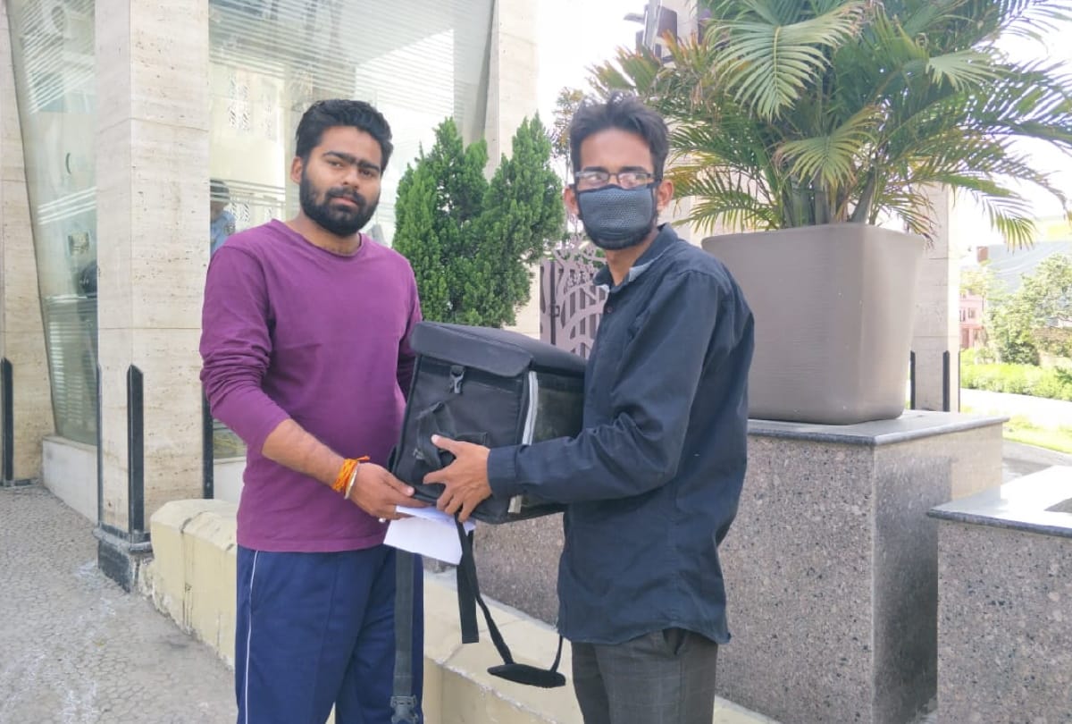 Corona warriors doing hard work CM Yogi Adityanath college  during lockdown in gorakhpur