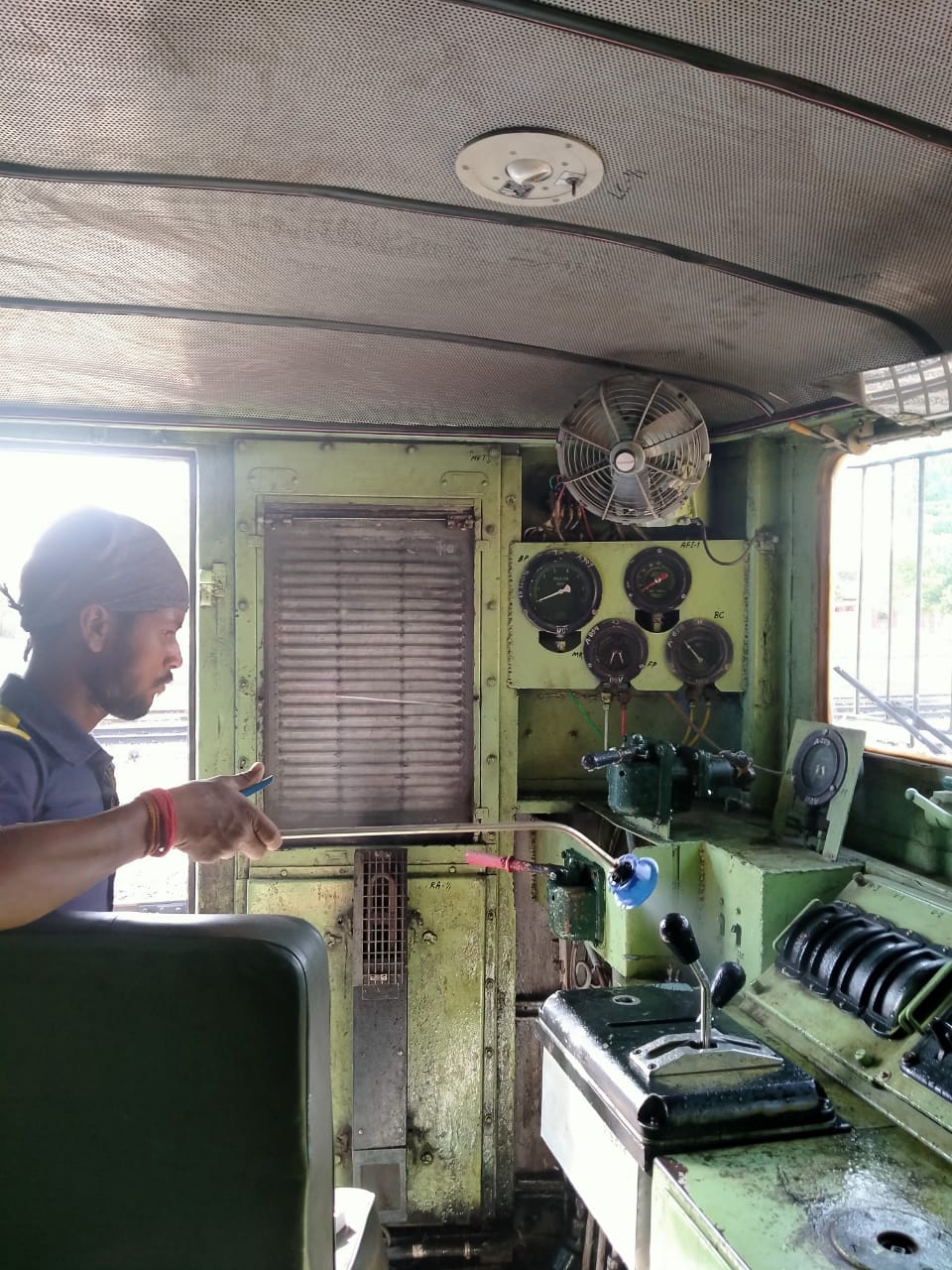 rail engine senetized