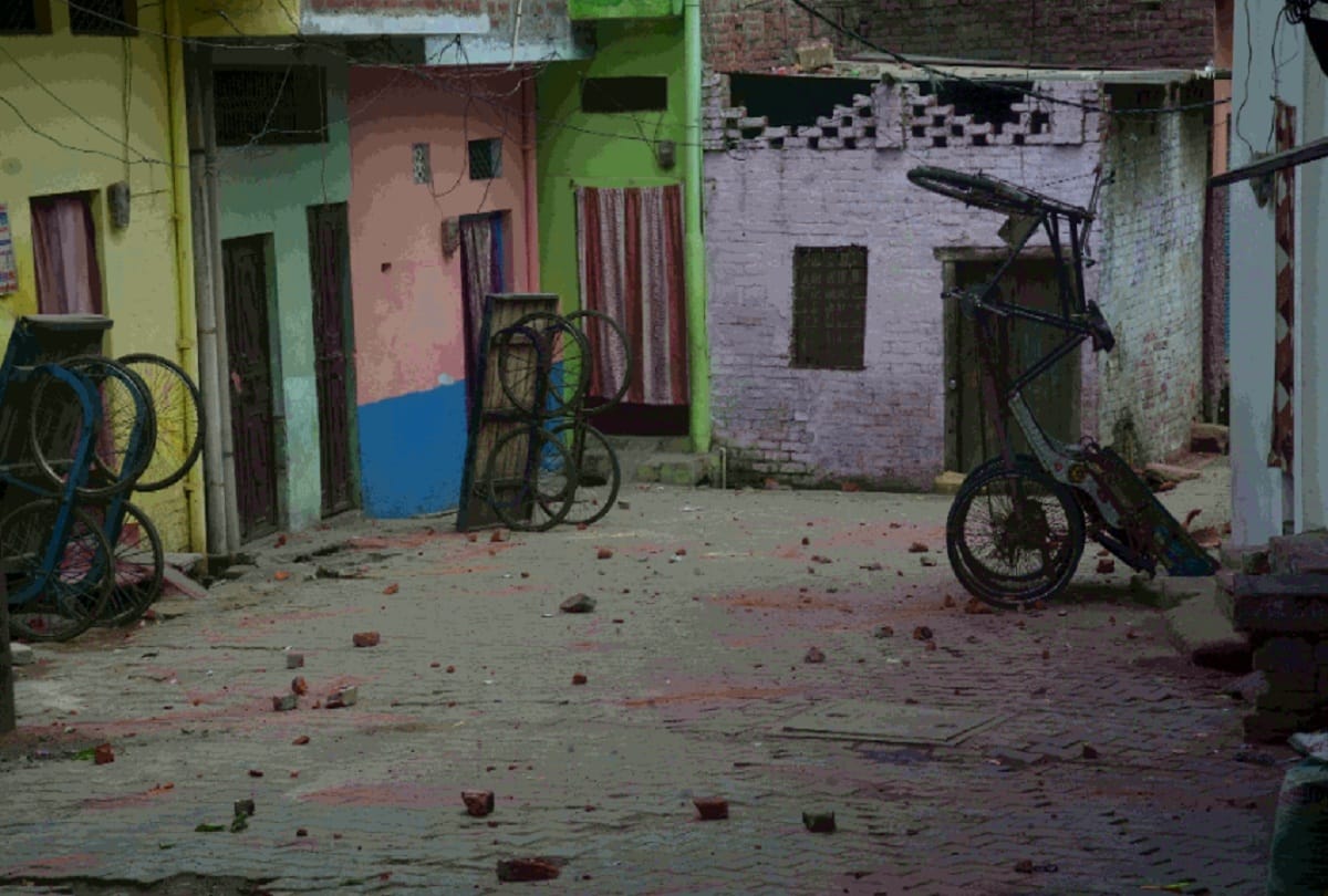 corona virus in up Eyewitnesses tell story of attack on Medical team in Moradabad see photos