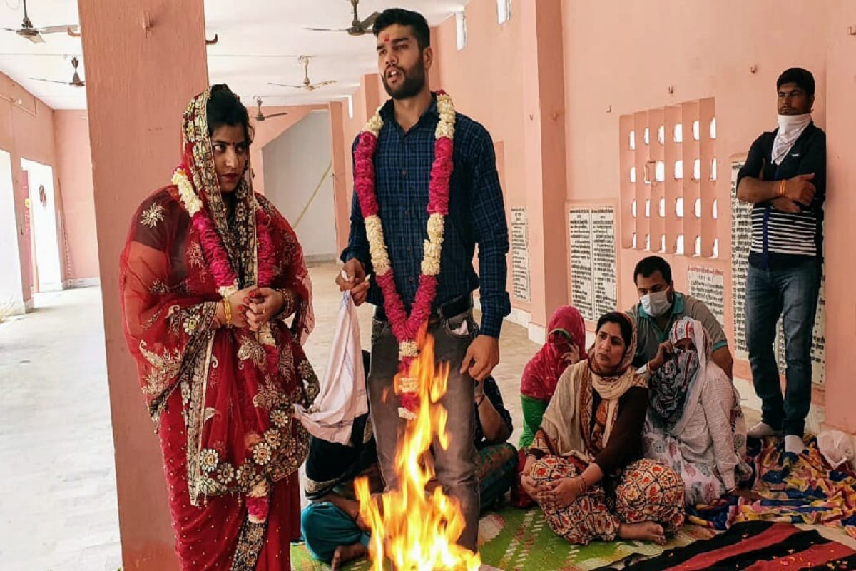 Lockdown in Uttar Pradesh, The bride reached at the groom's village with five famliy members and then got married