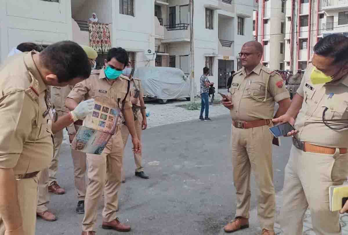 girl's dead body's found in flat