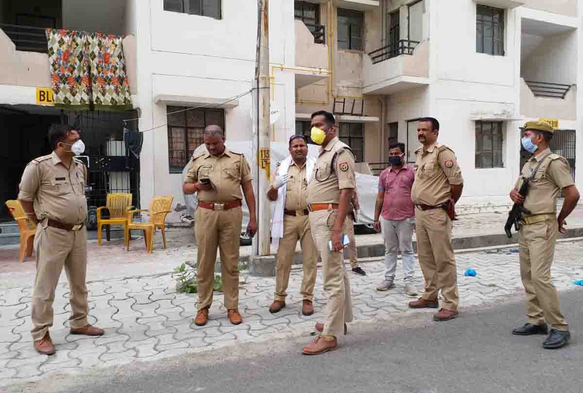 girl's dead body's found in flat