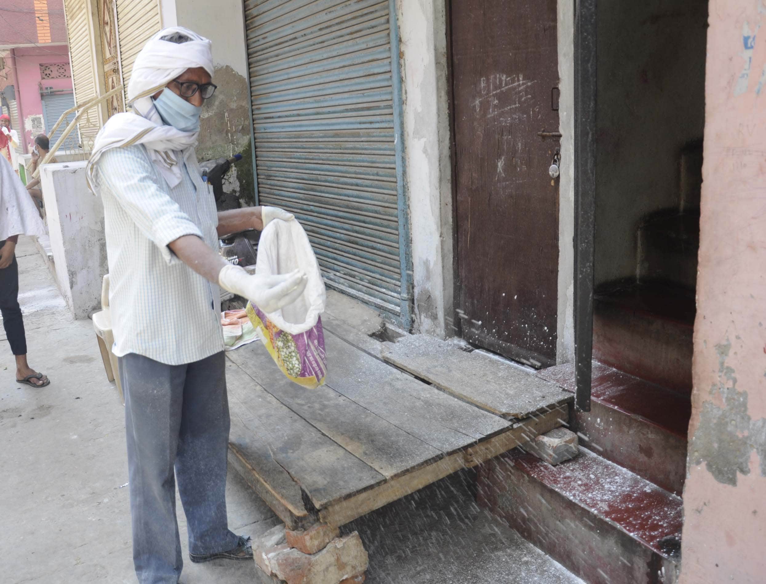 Pratapgarh: Report of six deposited corona victims came negative