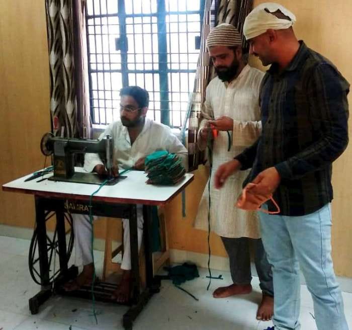 Detainees made 400 masks, given to roadways