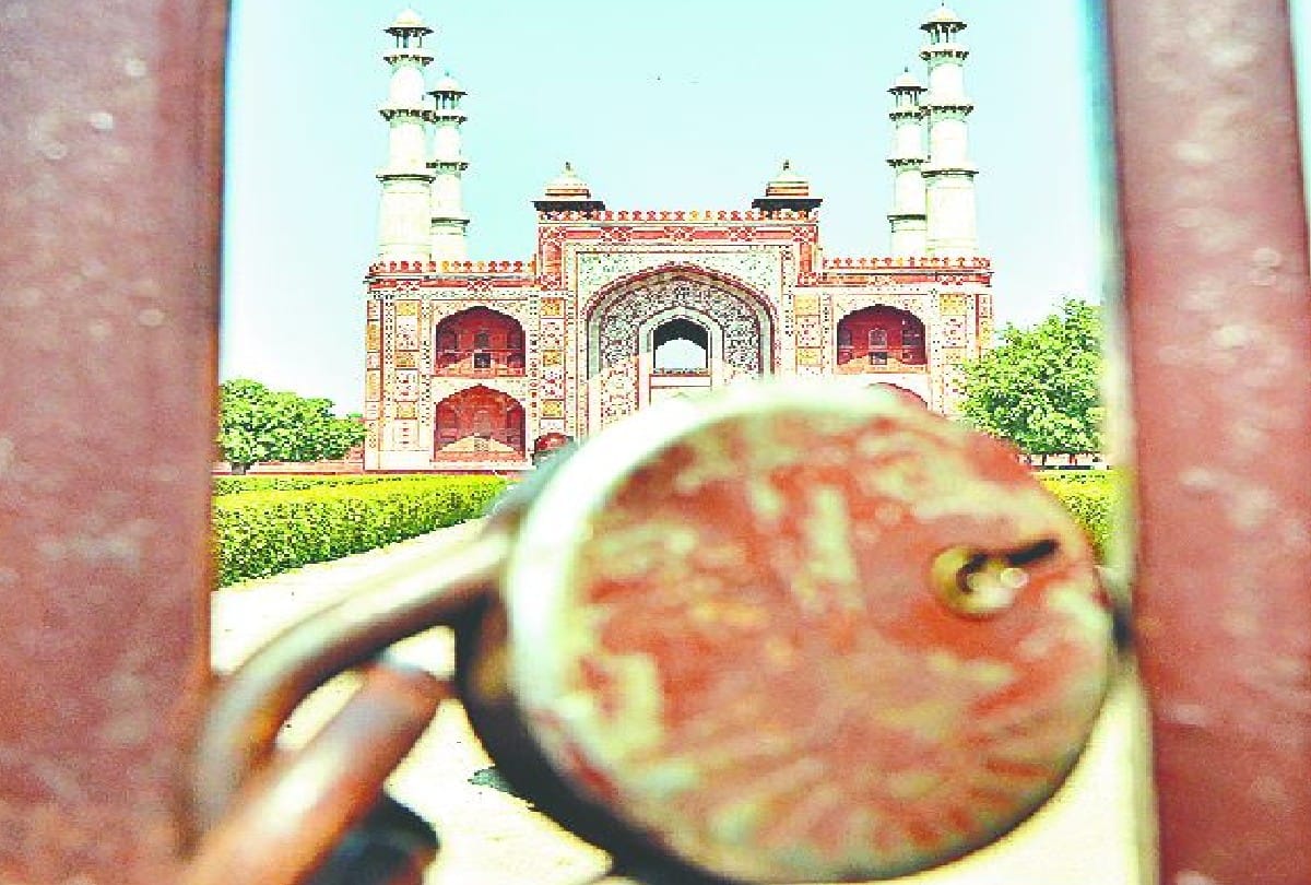 CoronaVirus hit Tourism industry in agra