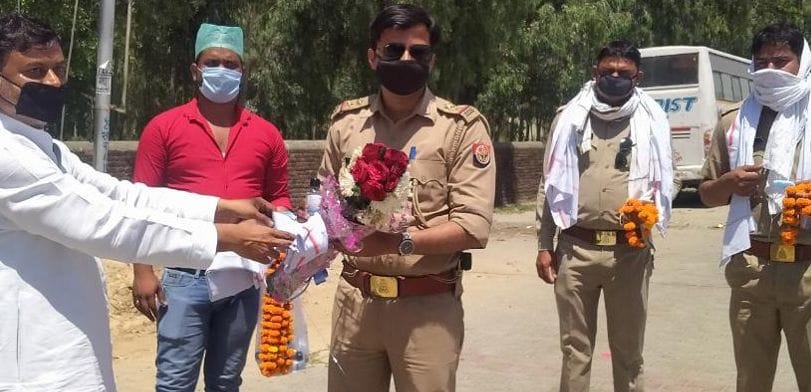 Policemen and municipal officers honored