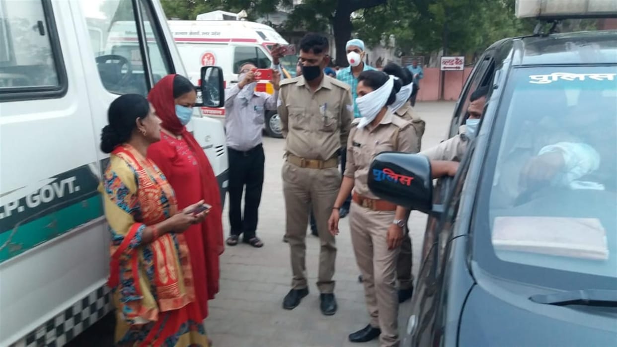 Hathras: Quarantined woman found walking on Mathura road at Roadways bus stand