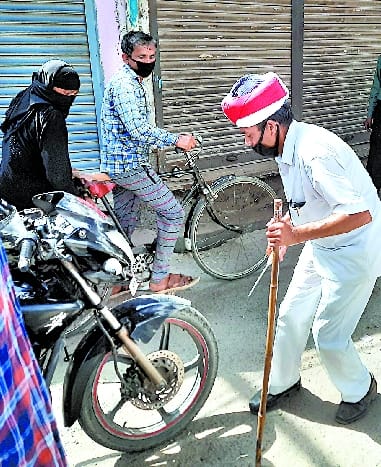 Strictness increased .. Police punctured vehicles for needless occupants