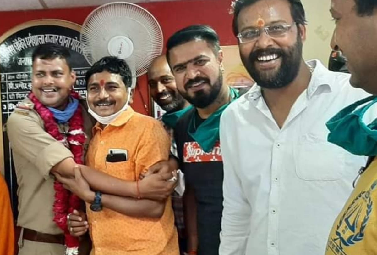 Lockdown in Gorakhpur, UP (Uttar Pradesh) Latest News Update Today: Policeman Birthday Celebration in Gorakhpur