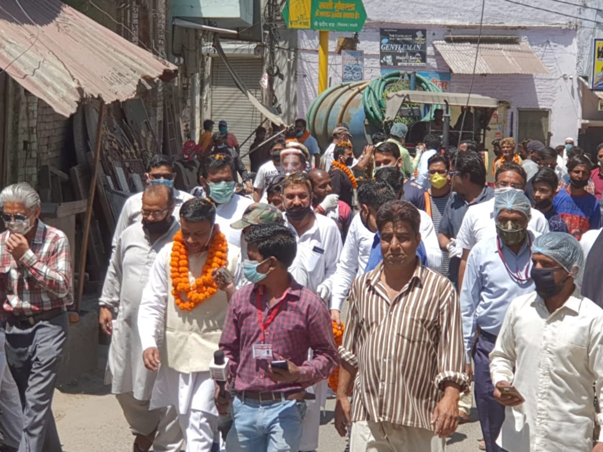 Coronavirus Lockdown Uttarakhand: Lawsuit Filed on Roorkee mayor for Not Follow Social Distancing