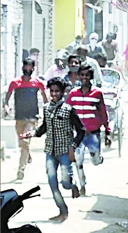 Vicious Chirkunda found breaking the lockdown, Autoliftar also caught