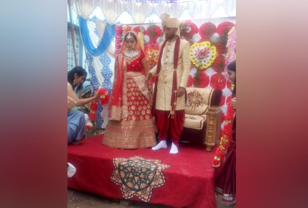 Uttarakhand Lockdown: Soldier Father See his daughter marriage on Video Call in uttarkashi