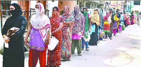 Hotspot Subhashnagar did not reduce crowds at quota shops