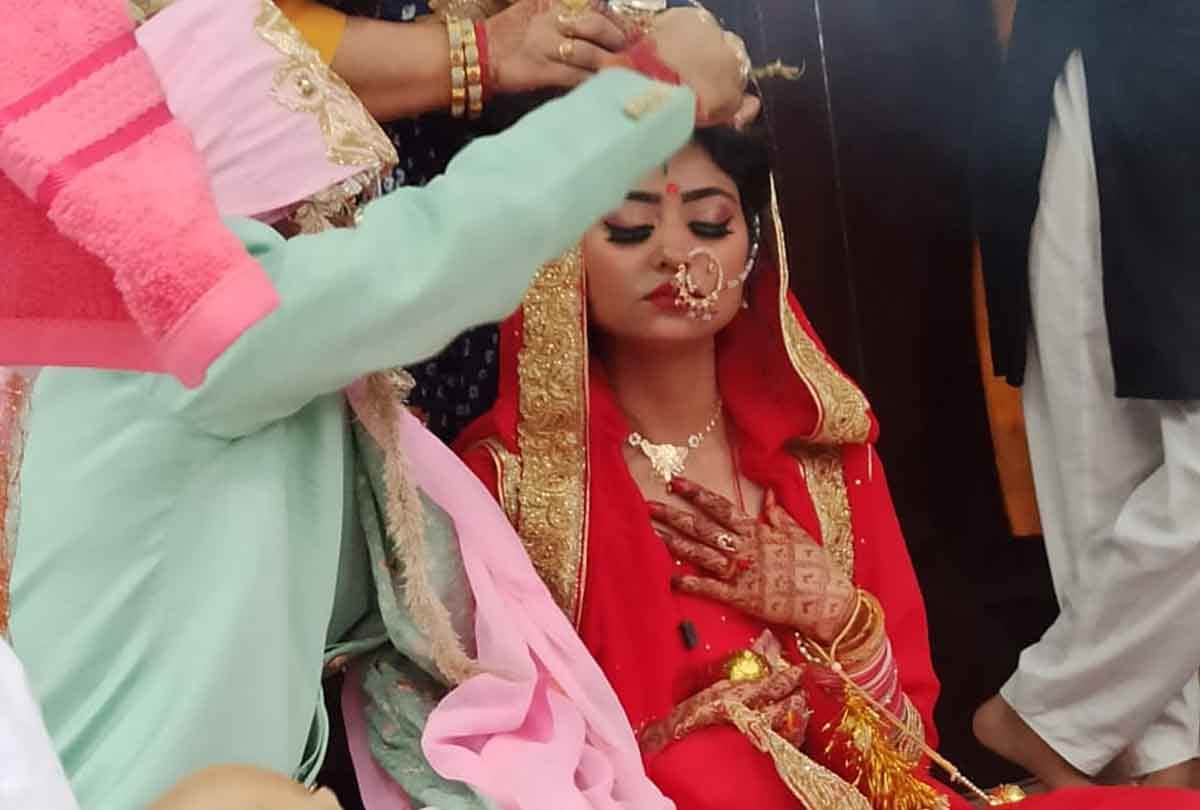 lockdown in Jammu Kashmir (J&K) news in Hindi, Married in lockdown without band Baja and Barati
