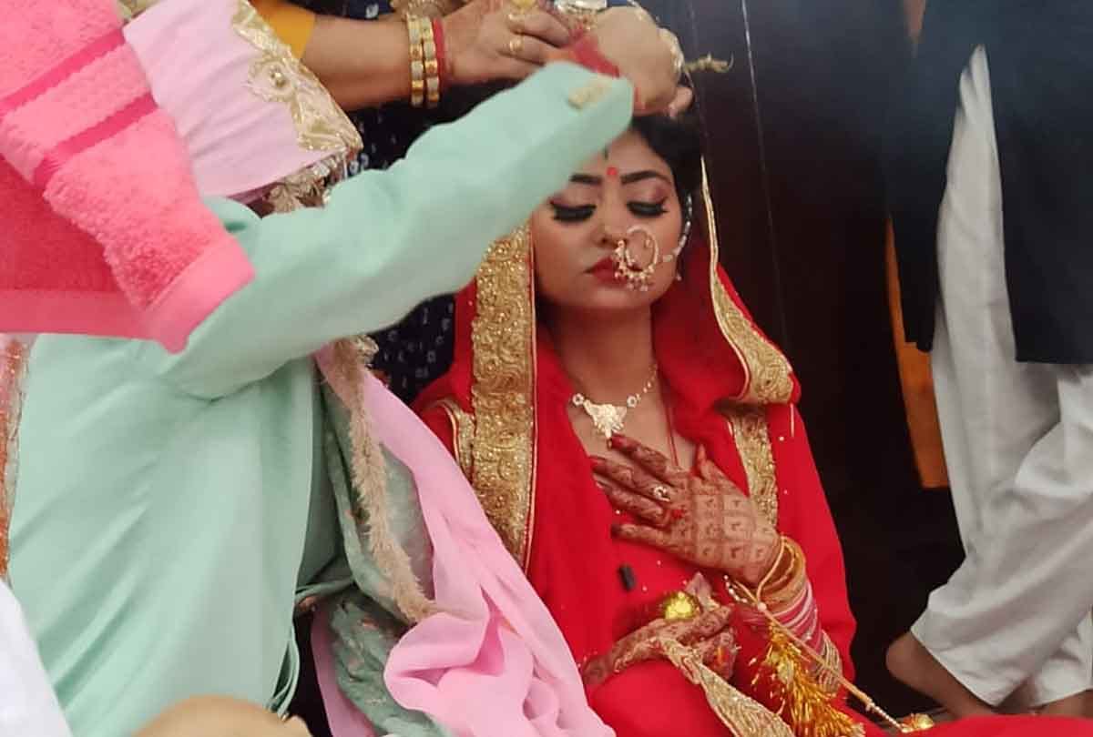 lockdown in Jammu Kashmir (J&K) news in Hindi, Married in lockdown without band Baja and Barati
