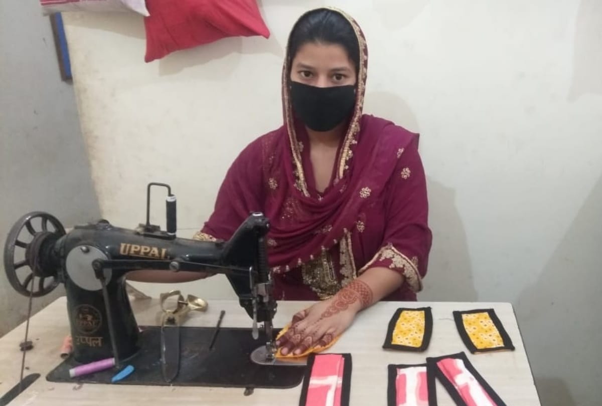 father traped in Lockdown then Daughter makes Masks for Food in Maharajganj