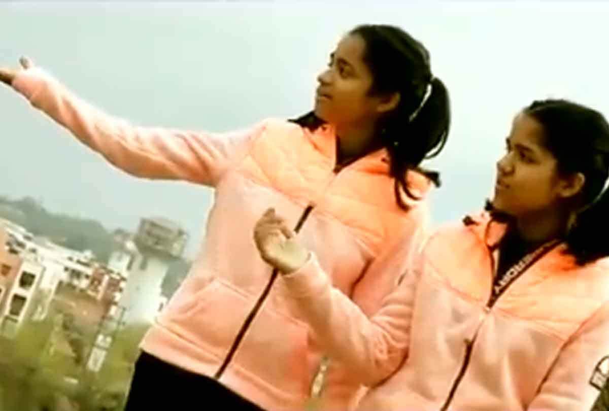 PM modi shares video of two daughters of Jammu on Corona, wrote - proud of such youth