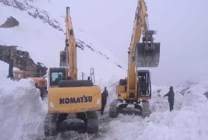 Snowfall in Rohtang, warning of hailstorm and thunderstorm for six districts
