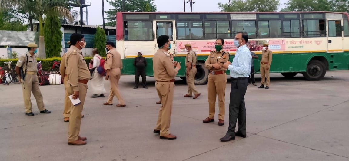 16 student kota se laute