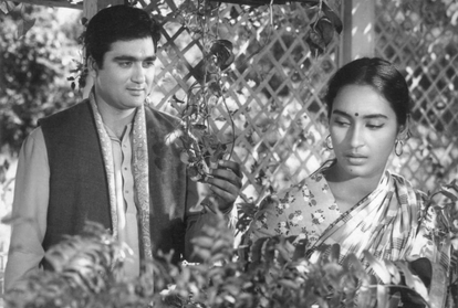 bollywood actress Nutan Samarth Bahl birth anniversary and film sujata cinema know interesting facts and memories