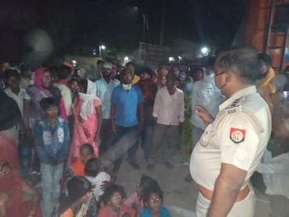 Violation of lockdown, villagers angry with family after being found dead under mysterious circumstances, siege of Kotwali