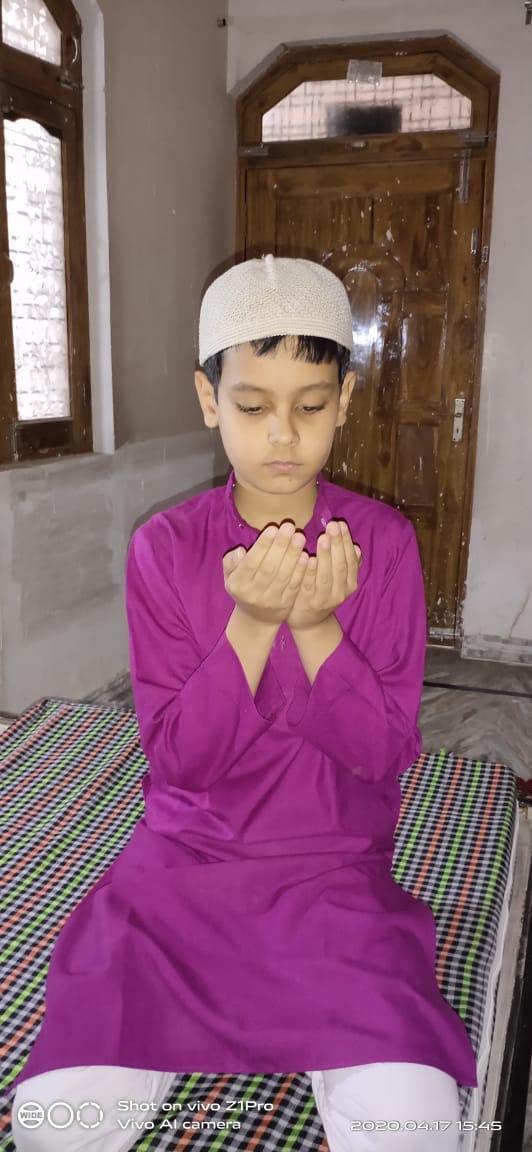 Only five people read taravih in masjid due to ramjan