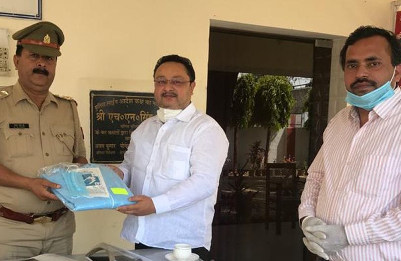 100 PPE kit given to police and administration