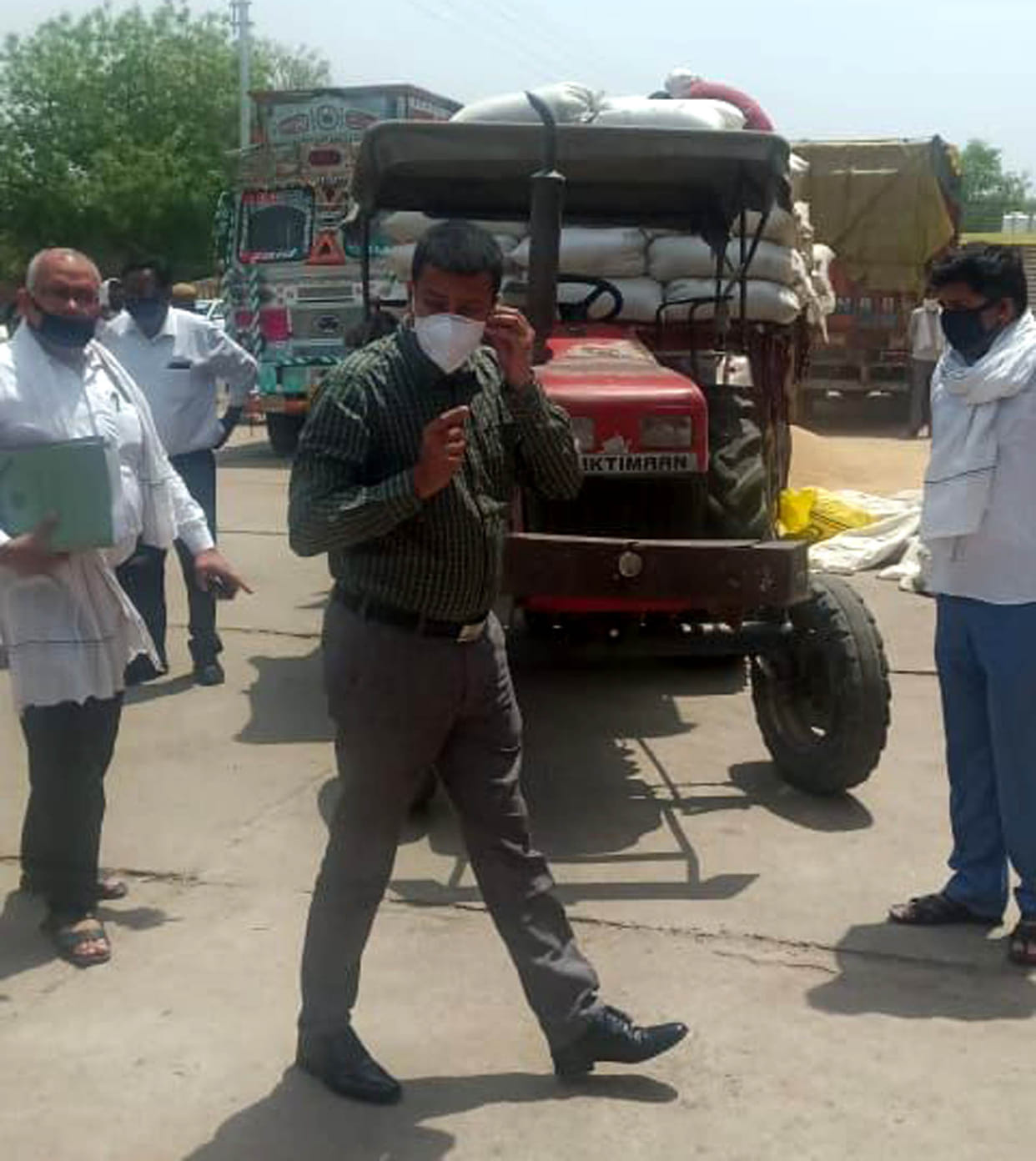 Mandalayak saw arrangements at wheat purchasing centers
